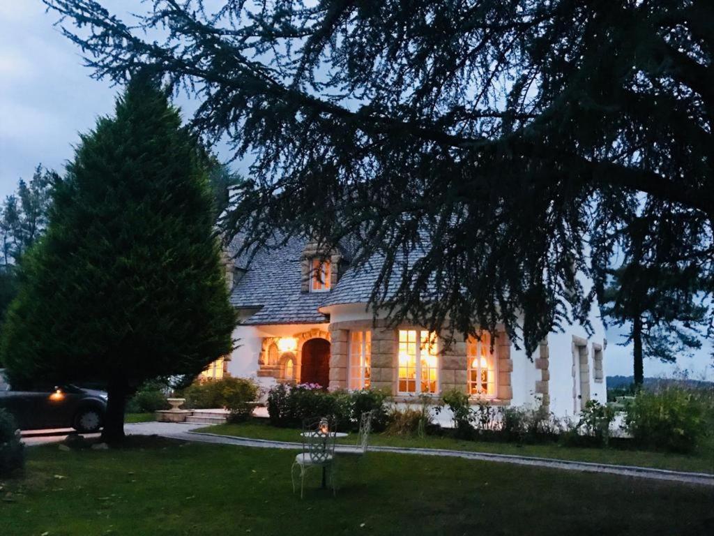 Crown Roads Bed & Breakfast Le Faouet  Exterior photo